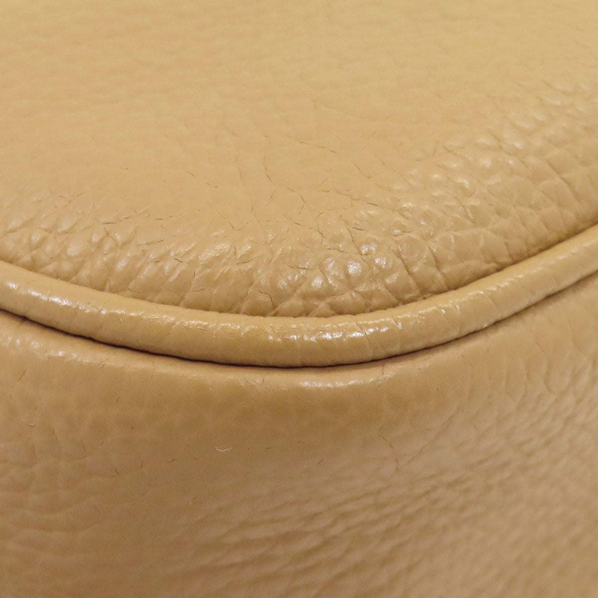Salvatore Ferragamo サルヴァトーレフェラガモ ヴァラリボン ショルダーバッグ レザー レディース 中古