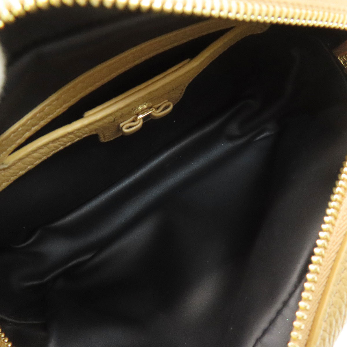 Salvatore Ferragamo サルヴァトーレフェラガモ ヴァラリボン ショルダーバッグ レザー レディース 中古