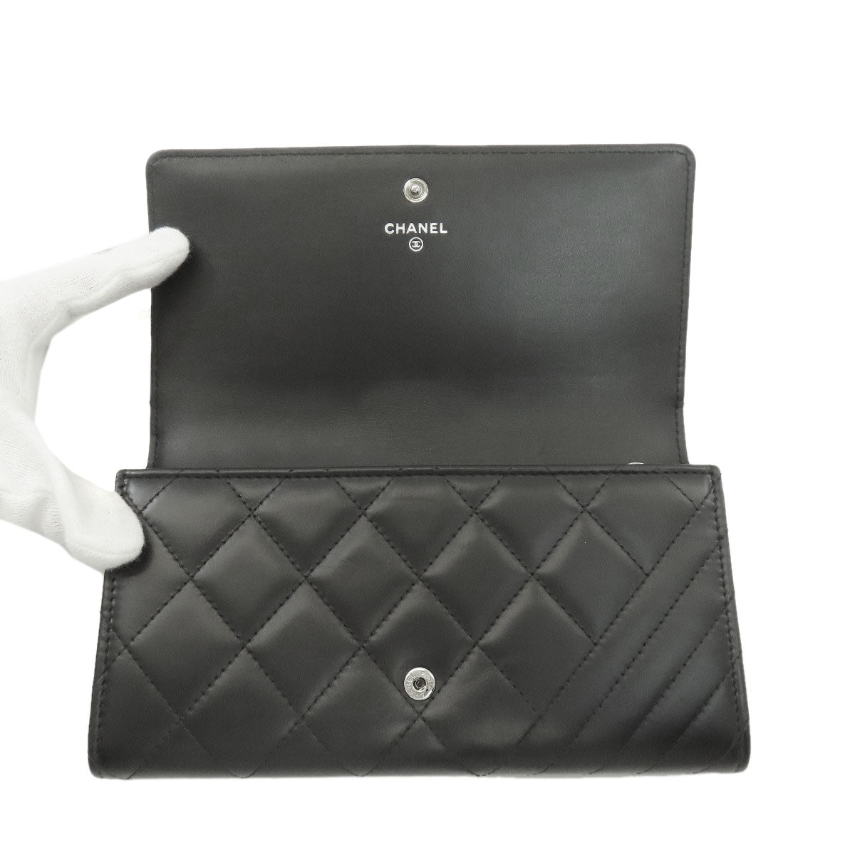 CHANEL シャネル シェブロン マトラッセ シルバー金具 長財布（小銭入れあり） カーフ レディース 中古