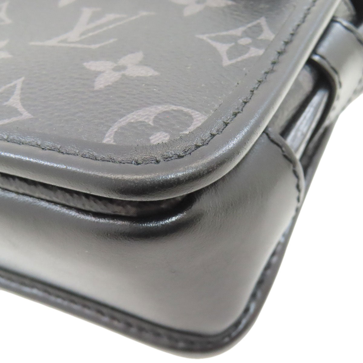 LOUIS VUITTON ルイヴィトン M12599 ボスフォールウォレット ショルダーバッグ モノグラムエクリプス メンズ 中古
