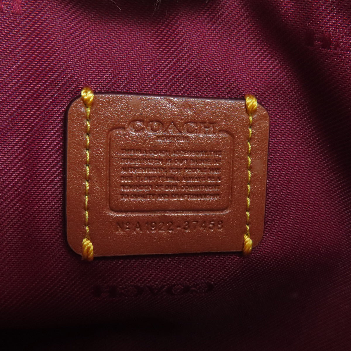 COACH コーチ 37458 ショルダーウォレット シグネチャー 長財布（小銭入れあり） PVC レディース 中古
