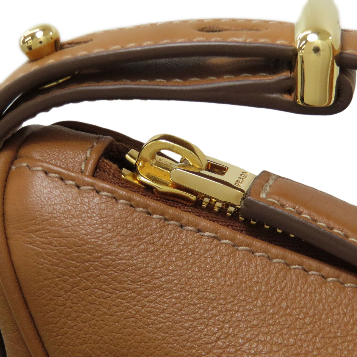PRADA プラダ ロゴ金具 ショルダーバッグ カーフ レディース 中古