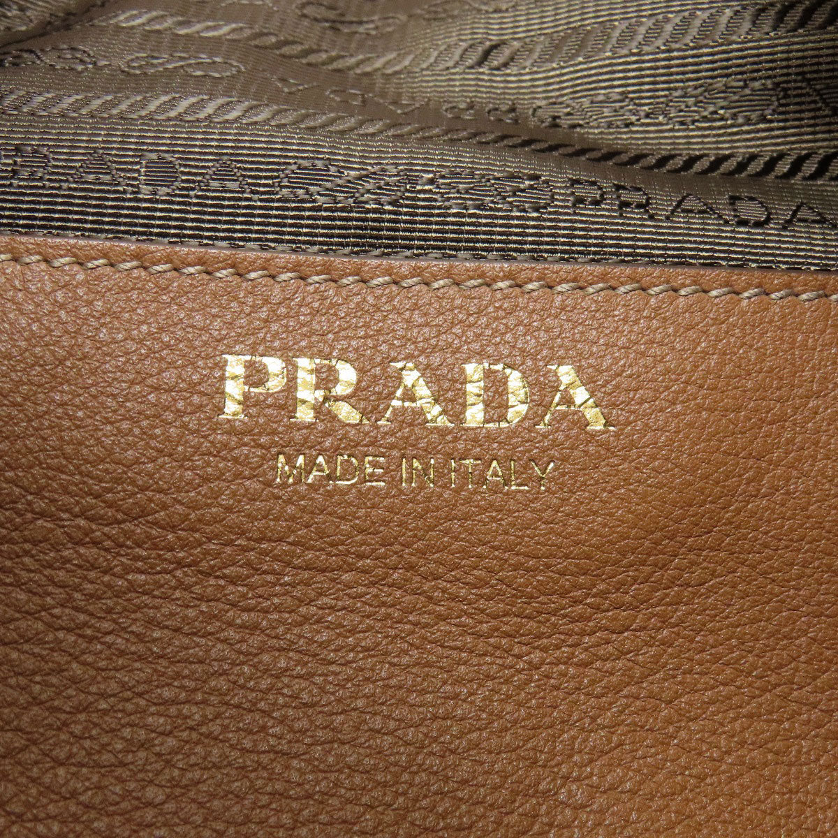 PRADA プラダ ロゴ金具 ショルダーバッグ カーフ レディース 中古