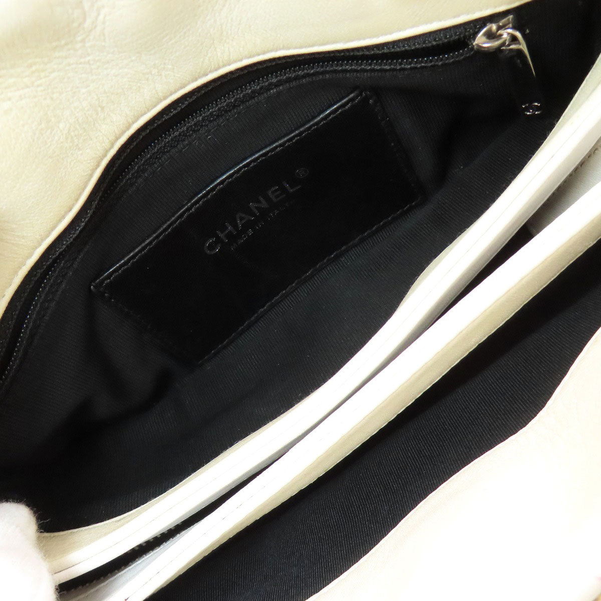 CHANEL シャネル マドモアゼル ボーリングバッグ シルバー金具 ショルダーバッグ エナメル レディース 中古