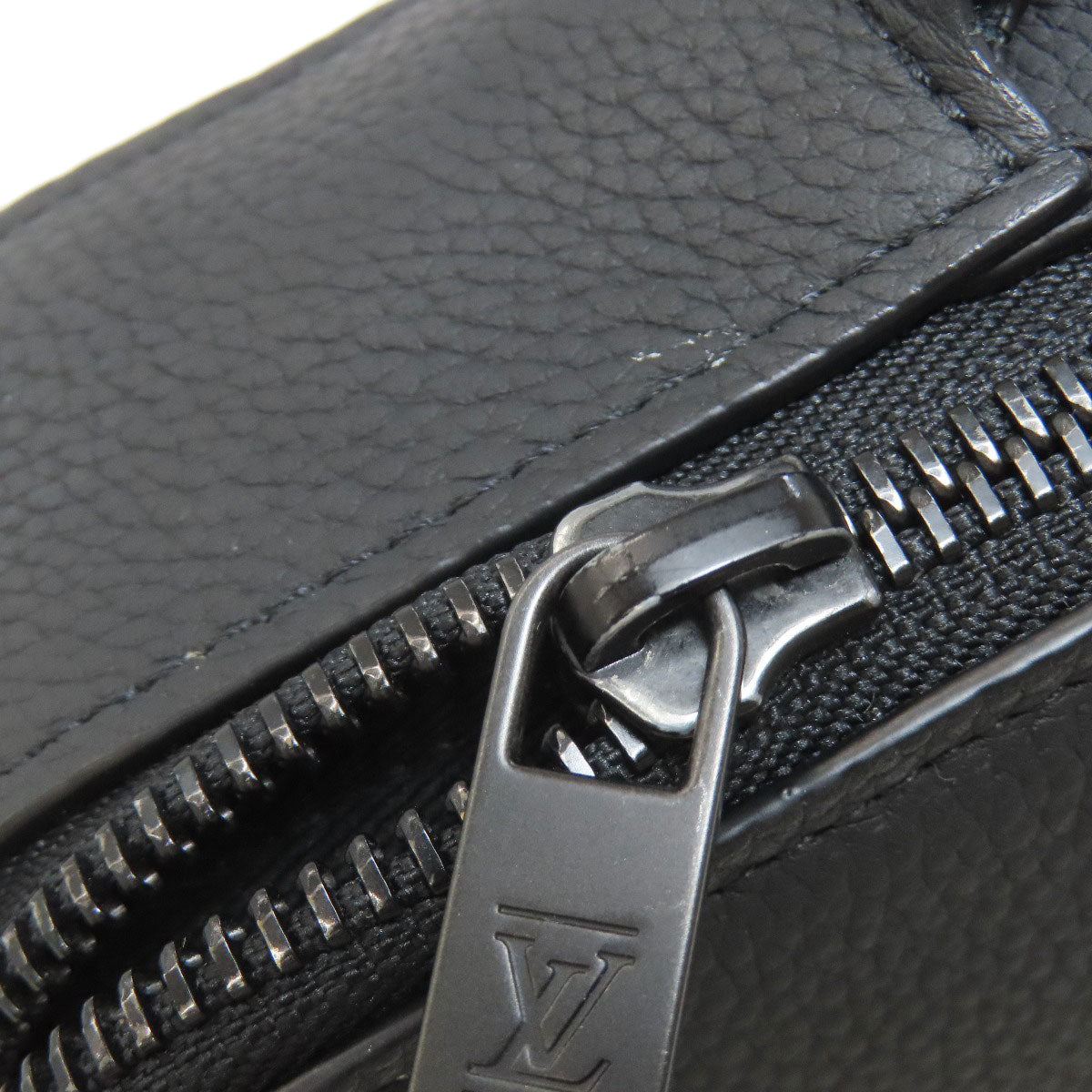 LOUIS VUITTON ルイヴィトン M59161 アルファ・ウェアラブル ウォレット アエログラム ショルダーバッグ トリヨン メンズ 中古