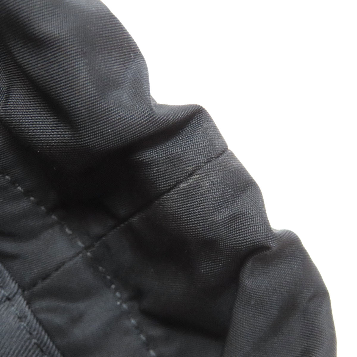 LOUIS VUITTON ルイヴィトン M43680 ディスカバリー バックパック リュック・デイパック モノグラムシャドウ レディース 中古