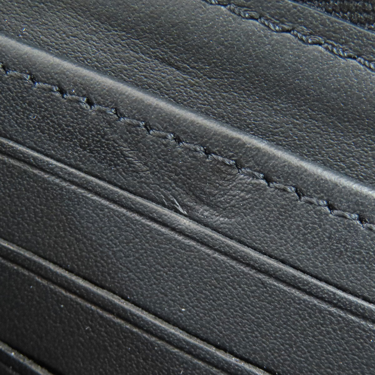 LOUIS VUITTON ルイヴィトン M61867 ジッピー・ウォレット 長財布（小銭入れあり） マヒナレザー レディース 中古