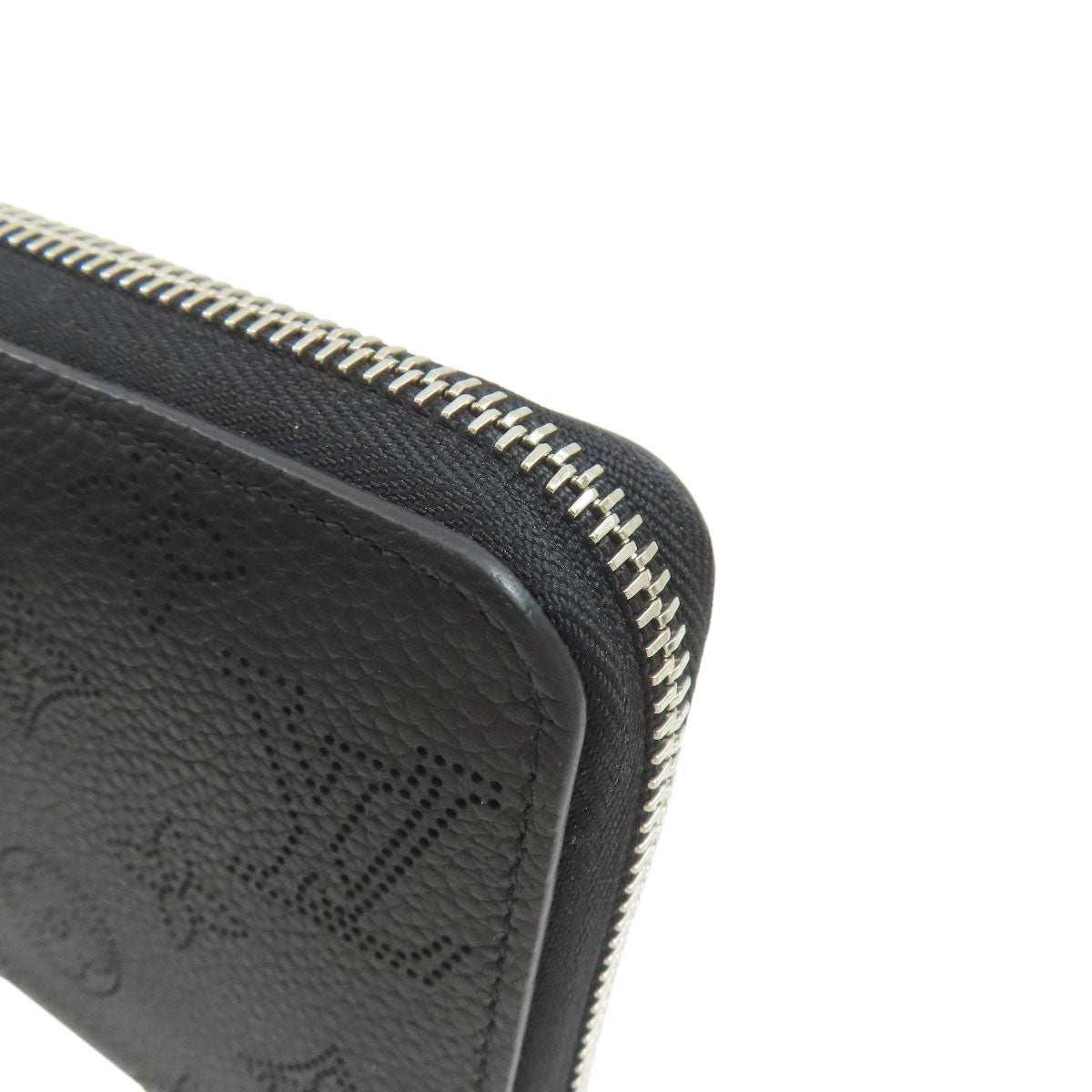 LOUIS VUITTON ルイヴィトン M61867 ジッピー・ウォレット 長財布（小銭入れあり） マヒナレザー レディース 中古