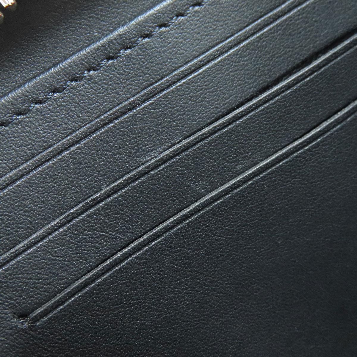 LOUIS VUITTON ルイヴィトン M61867 ジッピー・ウォレット 長財布（小銭入れあり） マヒナレザー レディース 中古
