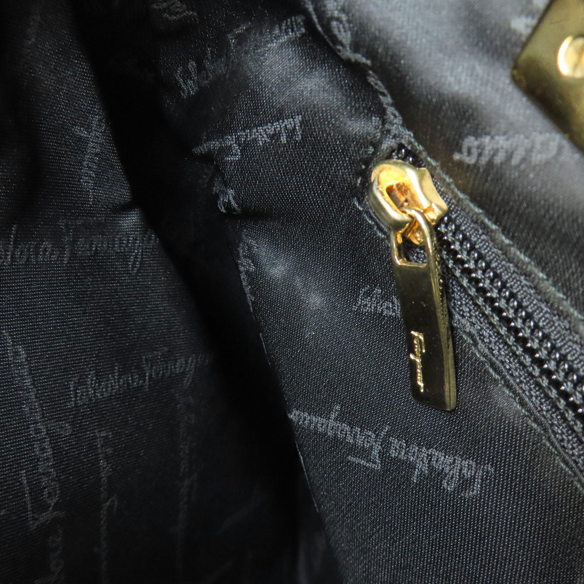 Salvatore Ferragamo サルヴァトーレフェラガモ ロゴ ハンドバッグ ナイロンキャンバス レディース 中古