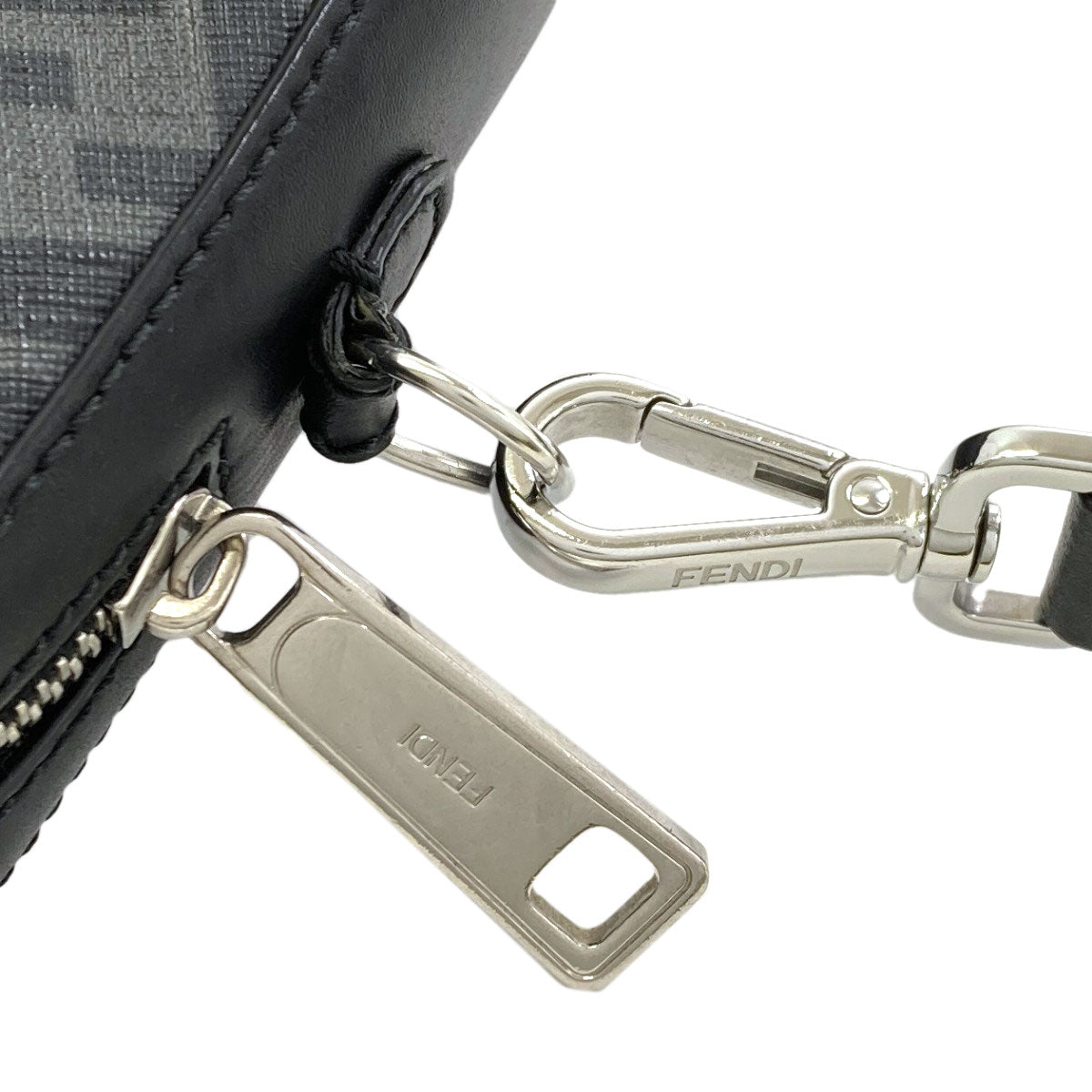 FENDI フェンディ ダイアゴナル カメラケース ショルダーバッグ レザー レディース 中古