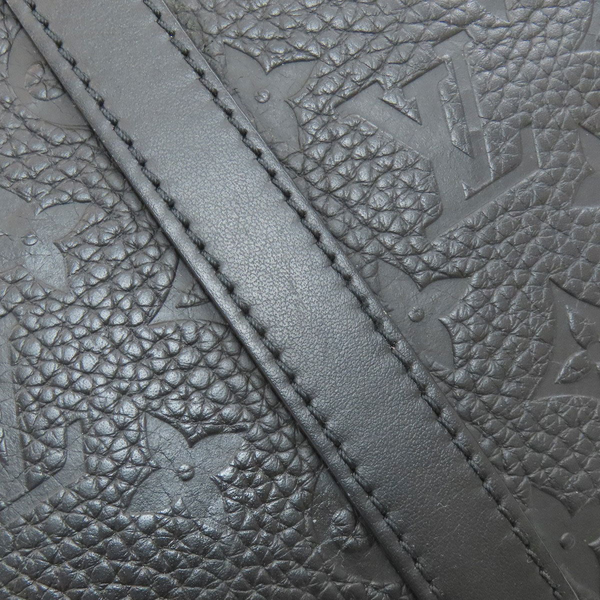 LOUIS VUITTON ルイヴィトン M21884 サックプラクロス ハンドバッグ トリヨンレザー メンズ 中古