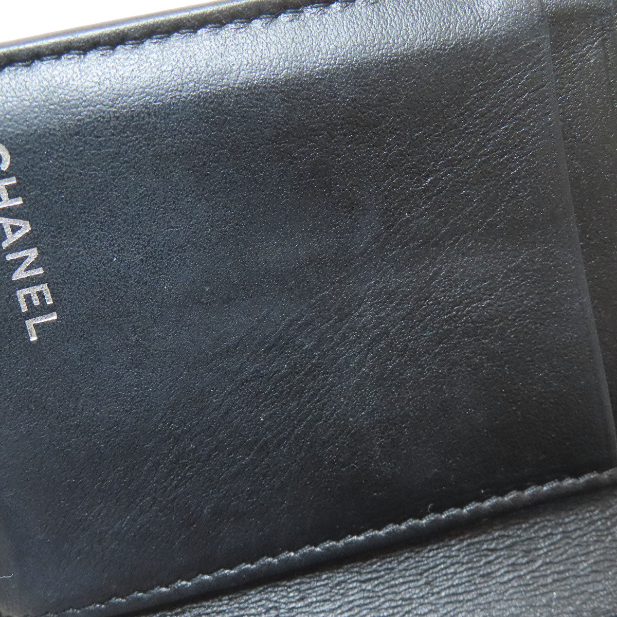 CHANEL シャネル マトラッセ 三つ折り財布 二つ折り財布（小銭入れあり） グレインド カーフスキン レディース 中古