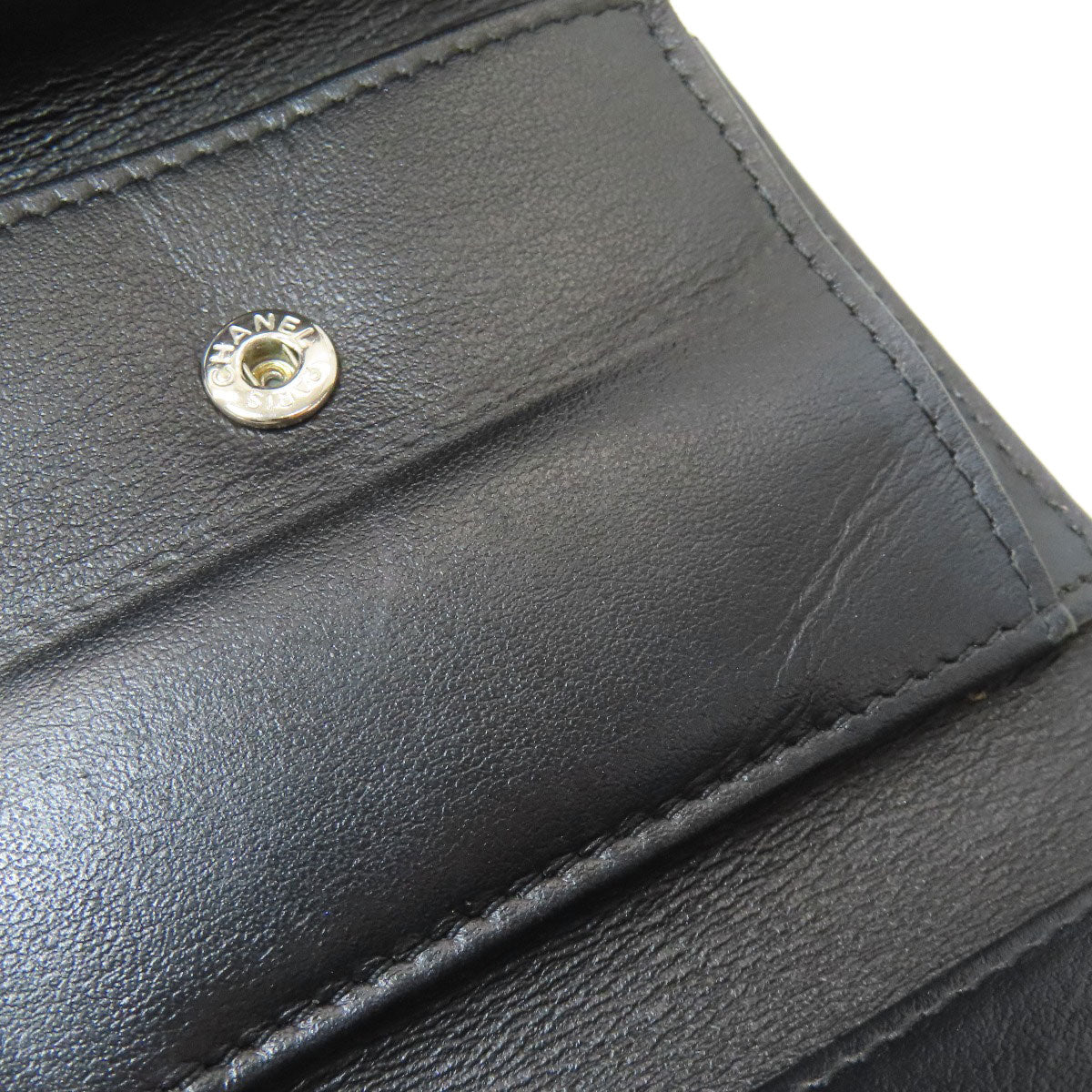 CHANEL シャネル マトラッセ 三つ折り財布 二つ折り財布（小銭入れあり） グレインド カーフスキン レディース 中古
