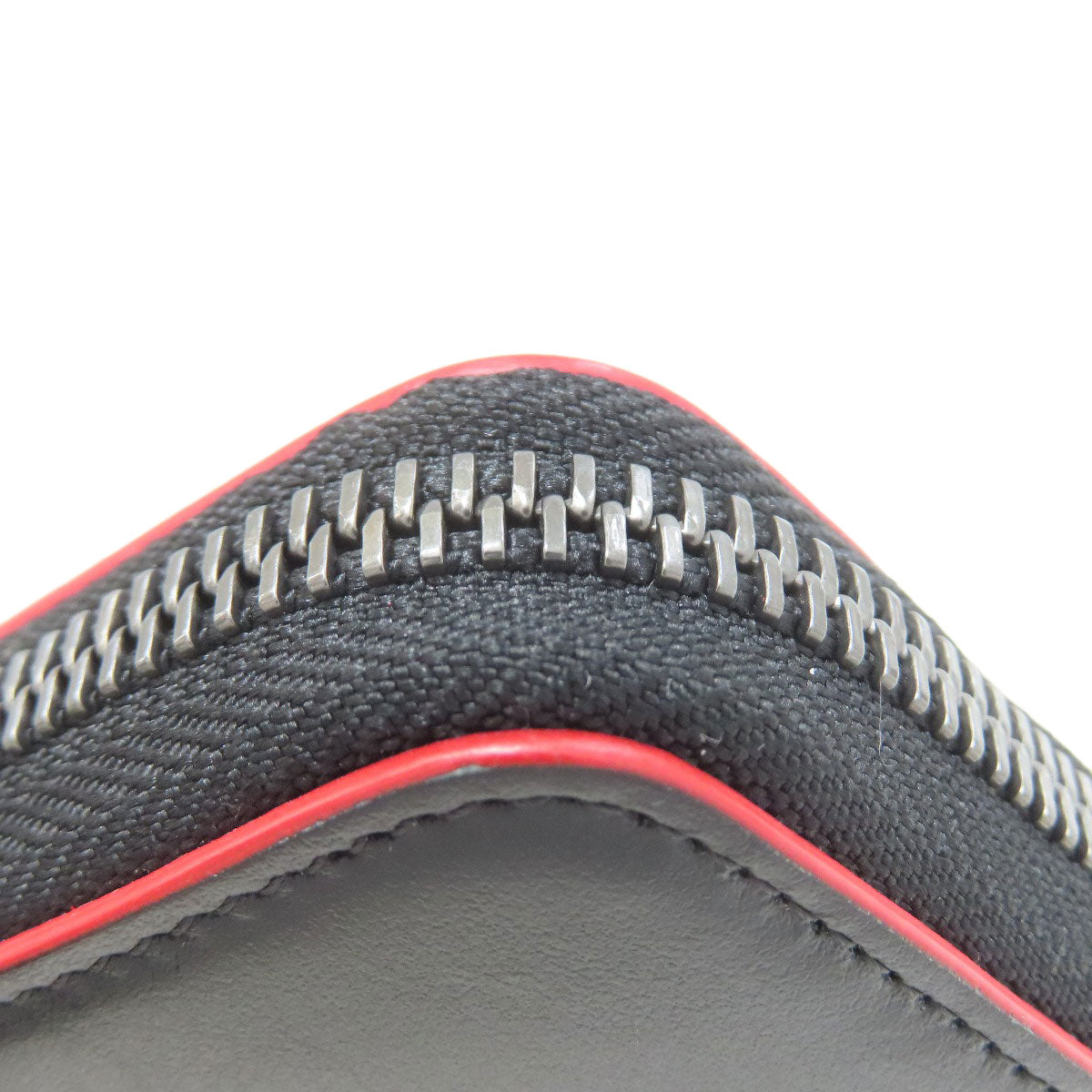 Christian Louboutin クリスチャンルブタン ロゴ 長財布（小銭入れあり） レザー レディース 中古