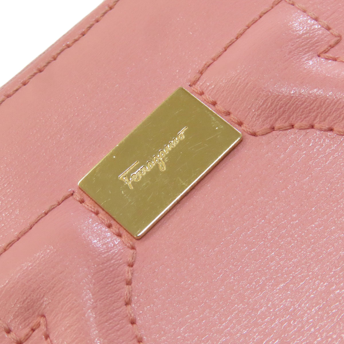 Salvatore Ferragamo サルヴァトーレフェラガモ ガンチーニ 長財布（小銭入れあり） レザー レディース 中古