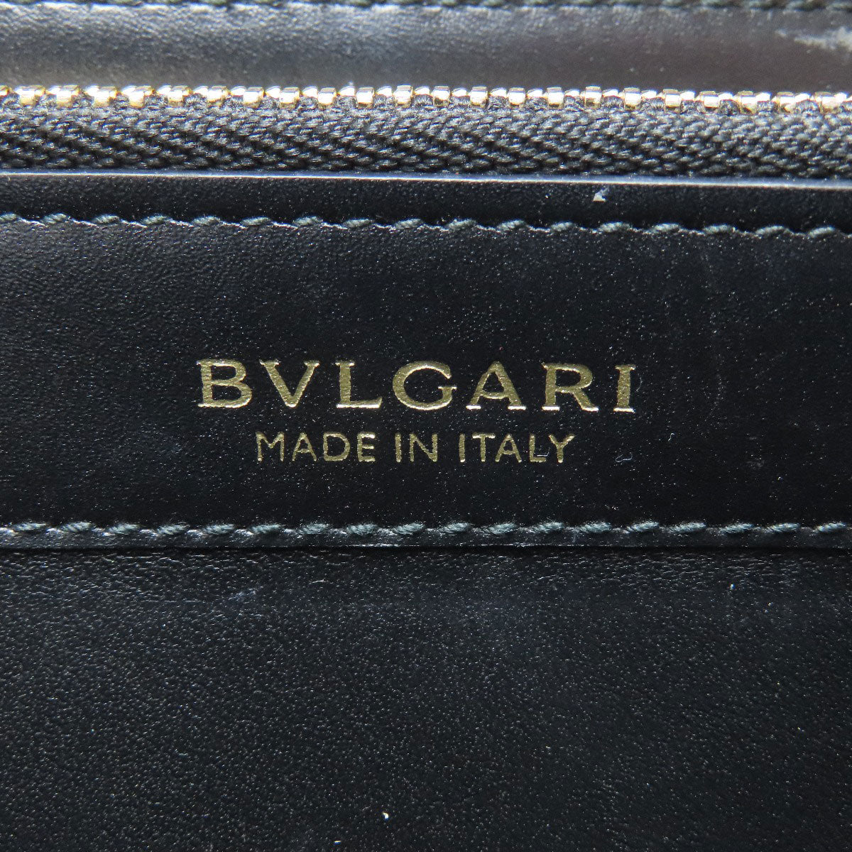 BVLGARI ブルガリ ロゴ ビーゼロワン 長財布（小銭入れあり） レザー レディース 中古