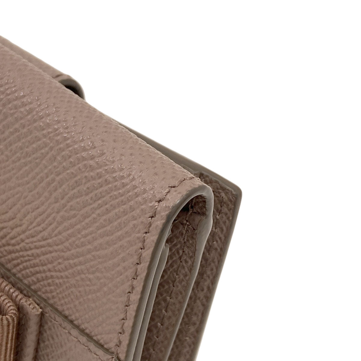 Salvatore Ferragamo サルヴァトーレフェラガモ ヴァラリボン 二つ折り財布（小銭入れあり） レザー レディース 中古
