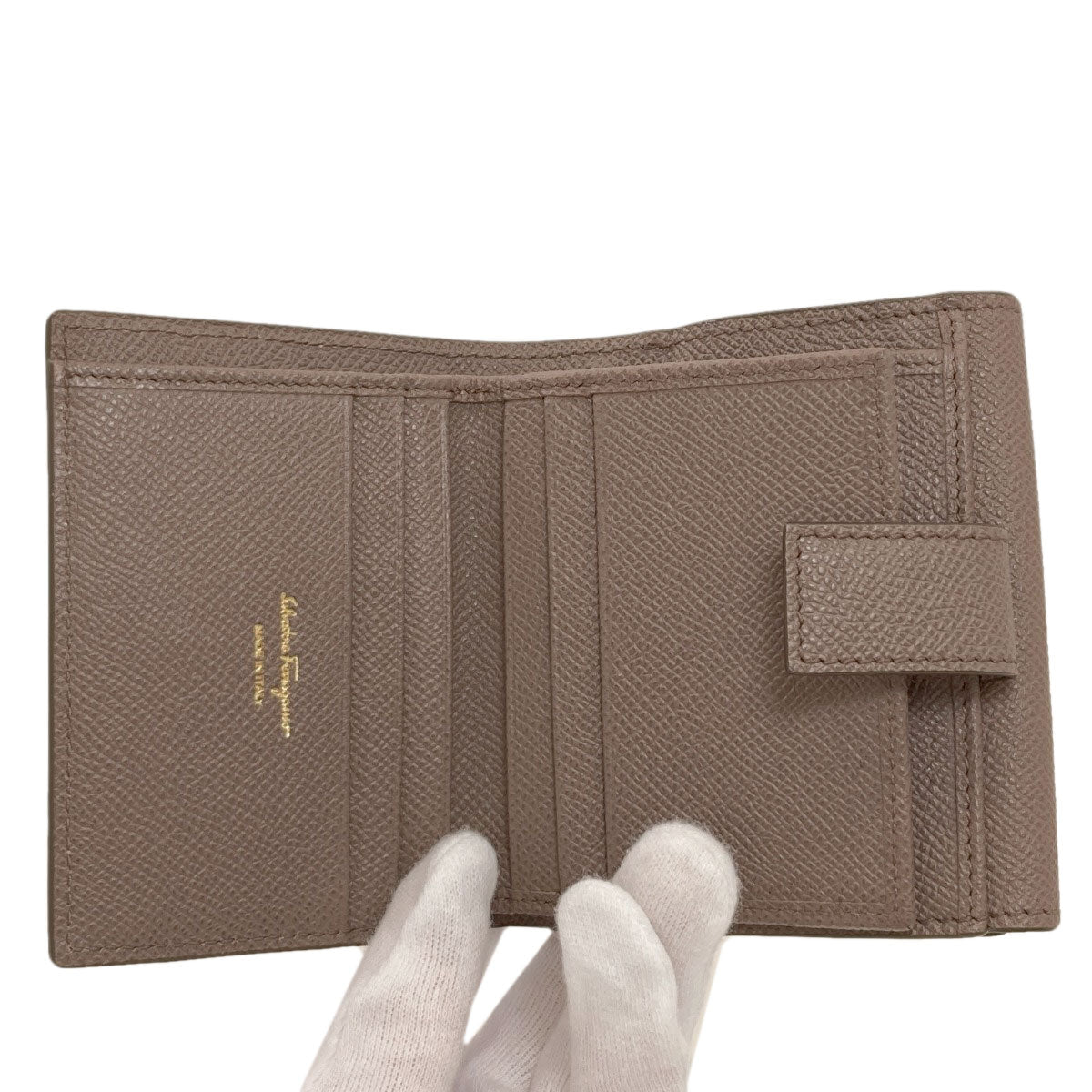 Salvatore Ferragamo サルヴァトーレフェラガモ ヴァラリボン 二つ折り財布（小銭入れあり） レザー レディース 中古