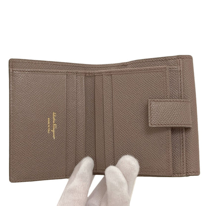 Salvatore Ferragamo サルヴァトーレフェラガモ ヴァラリボン 二つ折り財布（小銭入れあり） レザー レディース 中古