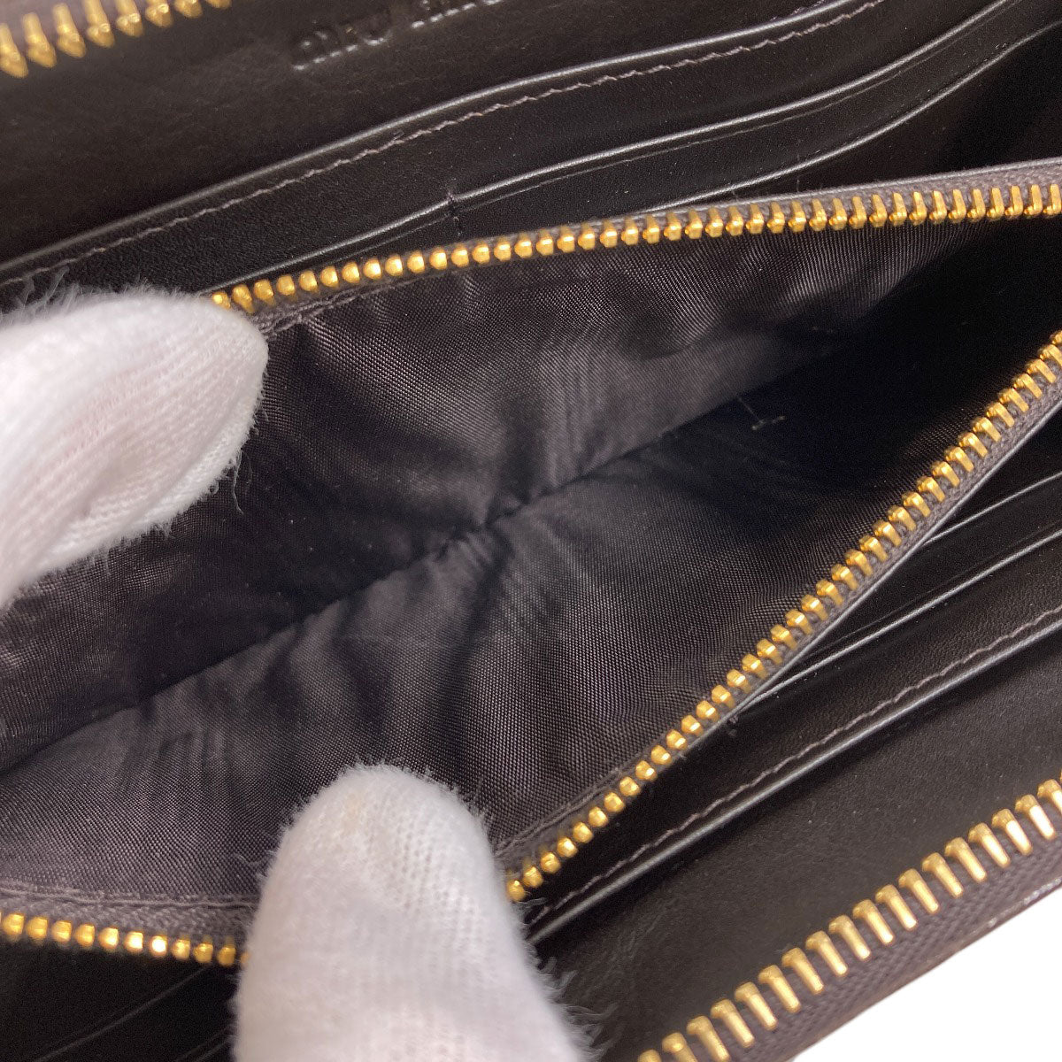 ミュウミュウ 型押し 長財布（小銭入れあり） 中古 商品画像6