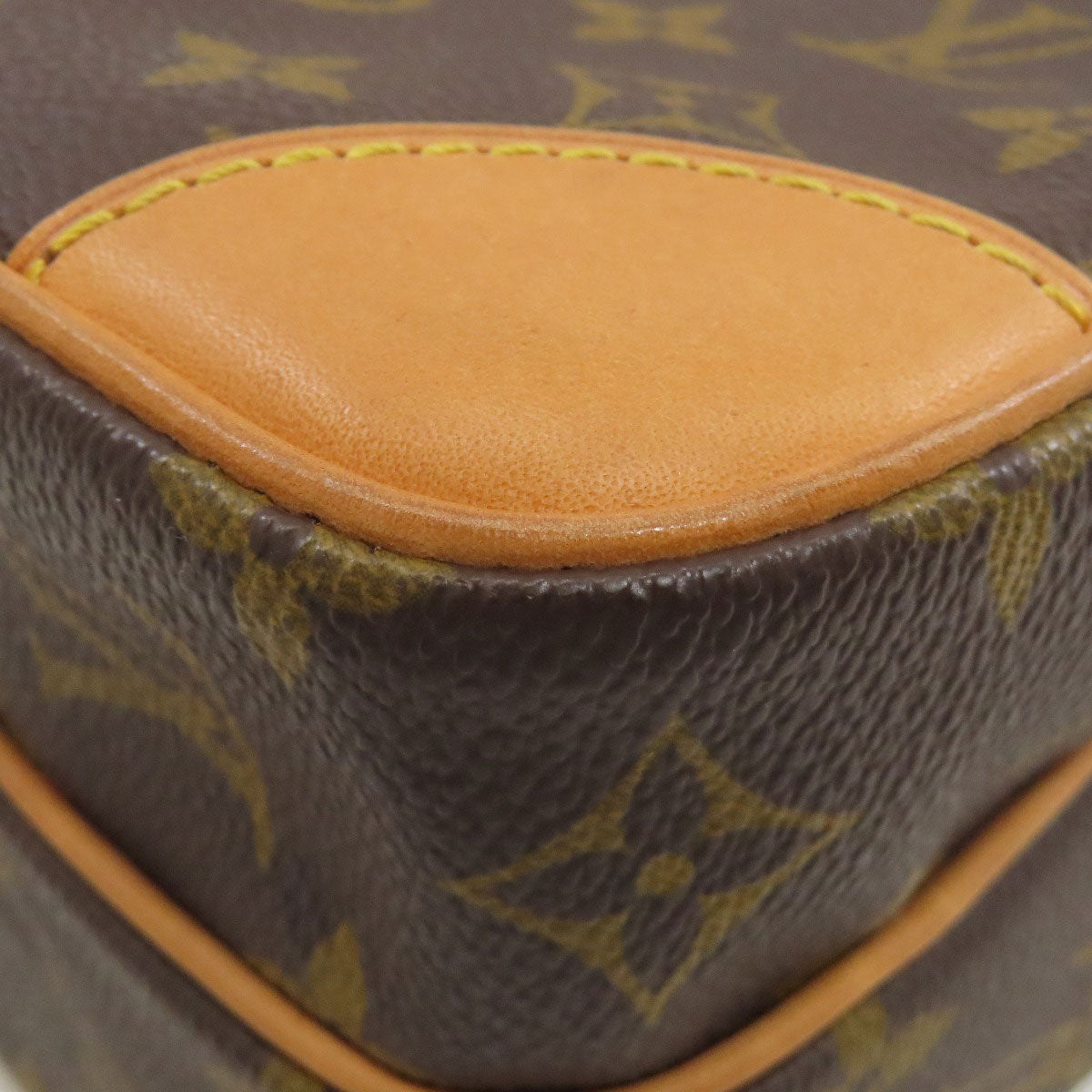 LOUIS VUITTON ルイヴィトン M45236 アマゾン ショルダーバッグ モノグラムキャンバス レディース 中古