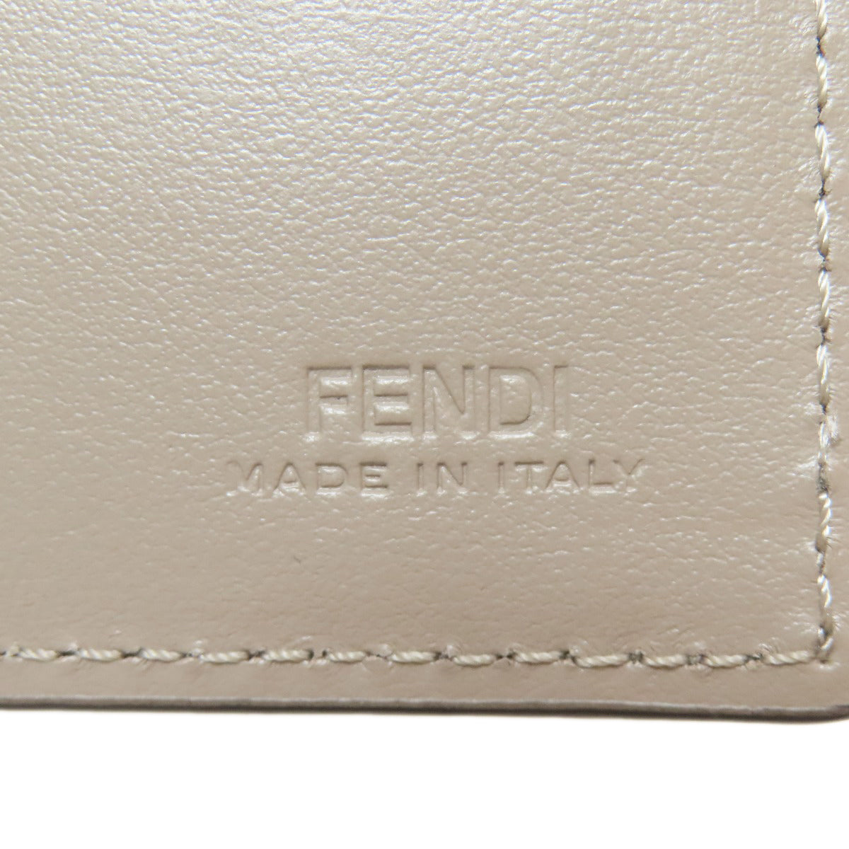 FENDI フェンディ エフイズフェンディ 二つ折り財布（小銭入れあり） カーフ レディース 中古