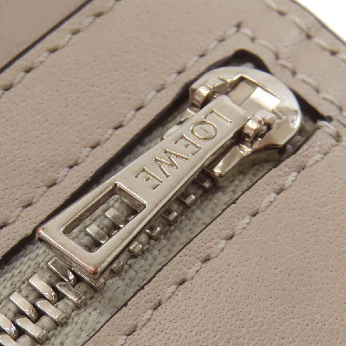 LOEWE ロエベ アナグラム ラージバーティカルウォレット 長財布（小銭入れあり） レザー レディース 中古