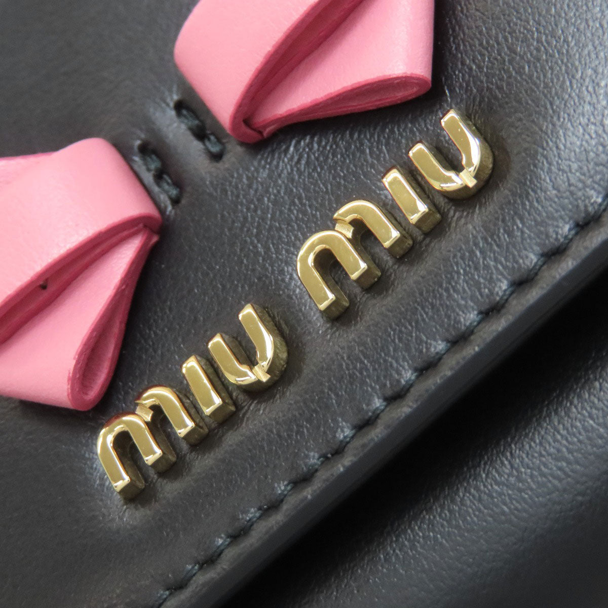MIUMIU ミュウミュウ リボンモチーフ 長財布（小銭入れあり） レザー レディース 中古