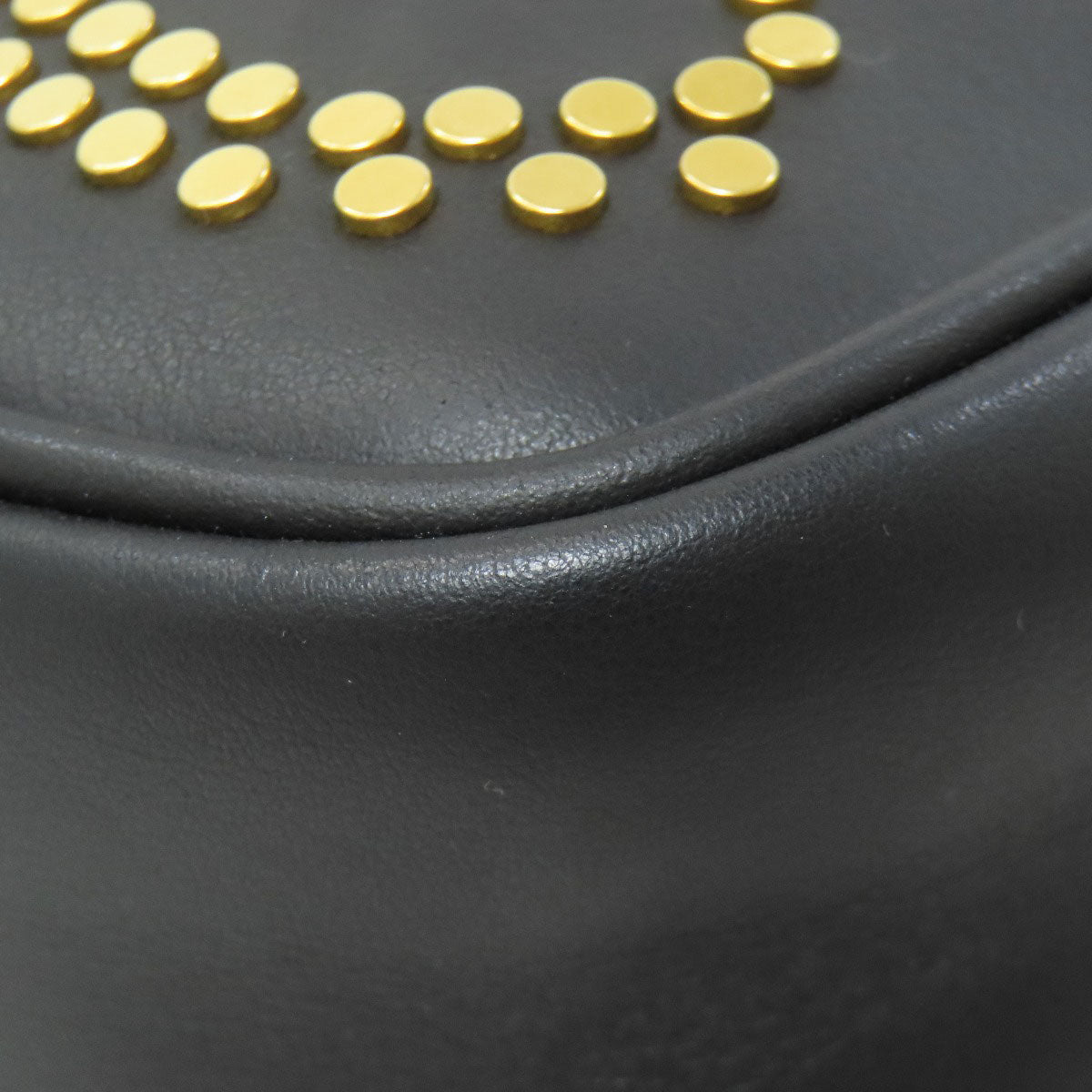 FENDI フェンディ カリグラフィ スタッズ ショルダーバッグ レザー レディース 中古