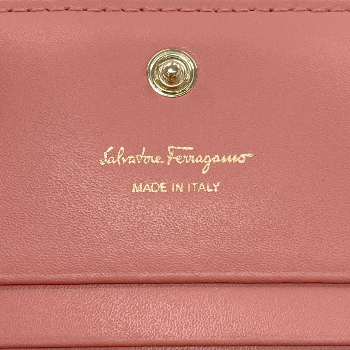 Salvatore Ferragamo サルヴァトーレフェラガモ ヴァラリボン 二つ折り財布（小銭入れあり） レザー レディース 中古