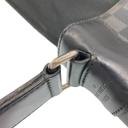 LOUIS VUITTON ルイヴィトン N41028 ディストリクトPM ショルダーバッグ ダミエキャンバス メンズ 中古