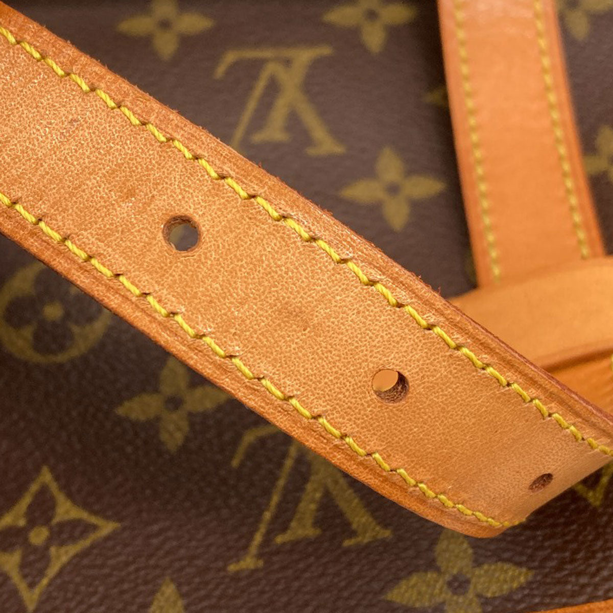 LOUIS VUITTON ルイヴィトン M42256 ソミュール30 ショルダーバッグ モノグラムキャンバス レディース 中古