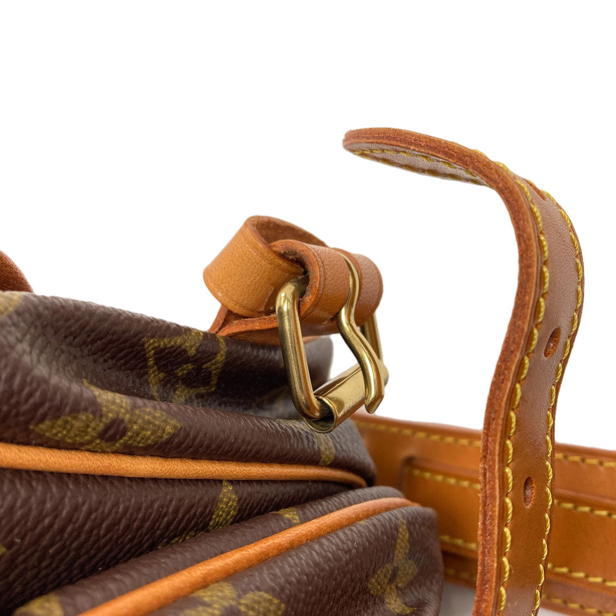LOUIS VUITTON ルイヴィトン M42256 ソミュール30 ショルダーバッグ モノグラムキャンバス レディース 中古