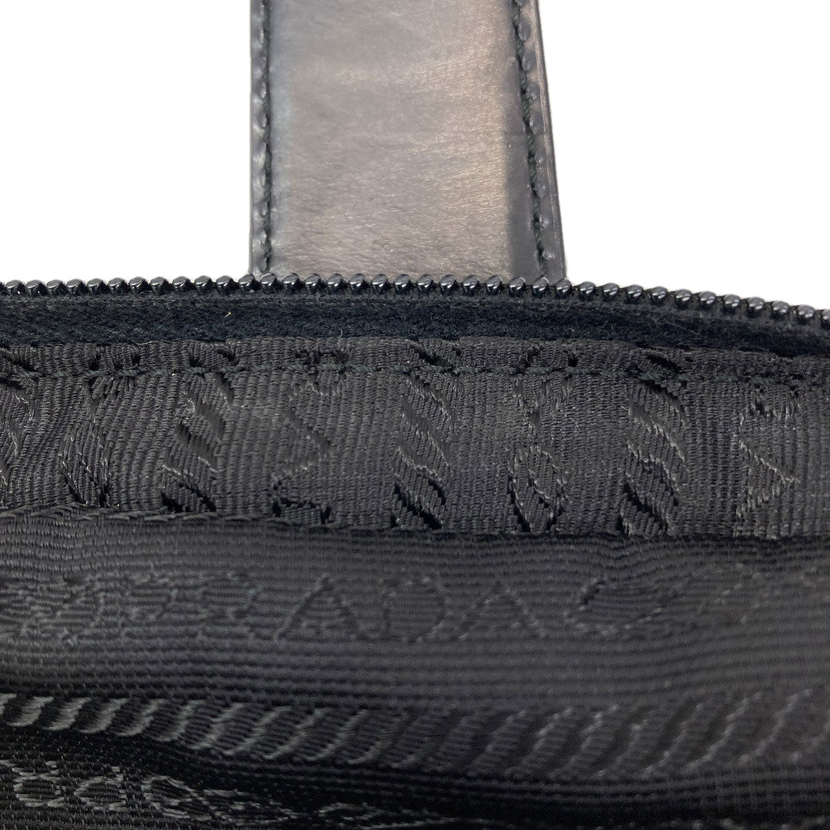 PRADA プラダ ロゴ金具 ハンドバッグ ナイロン レディース 中古