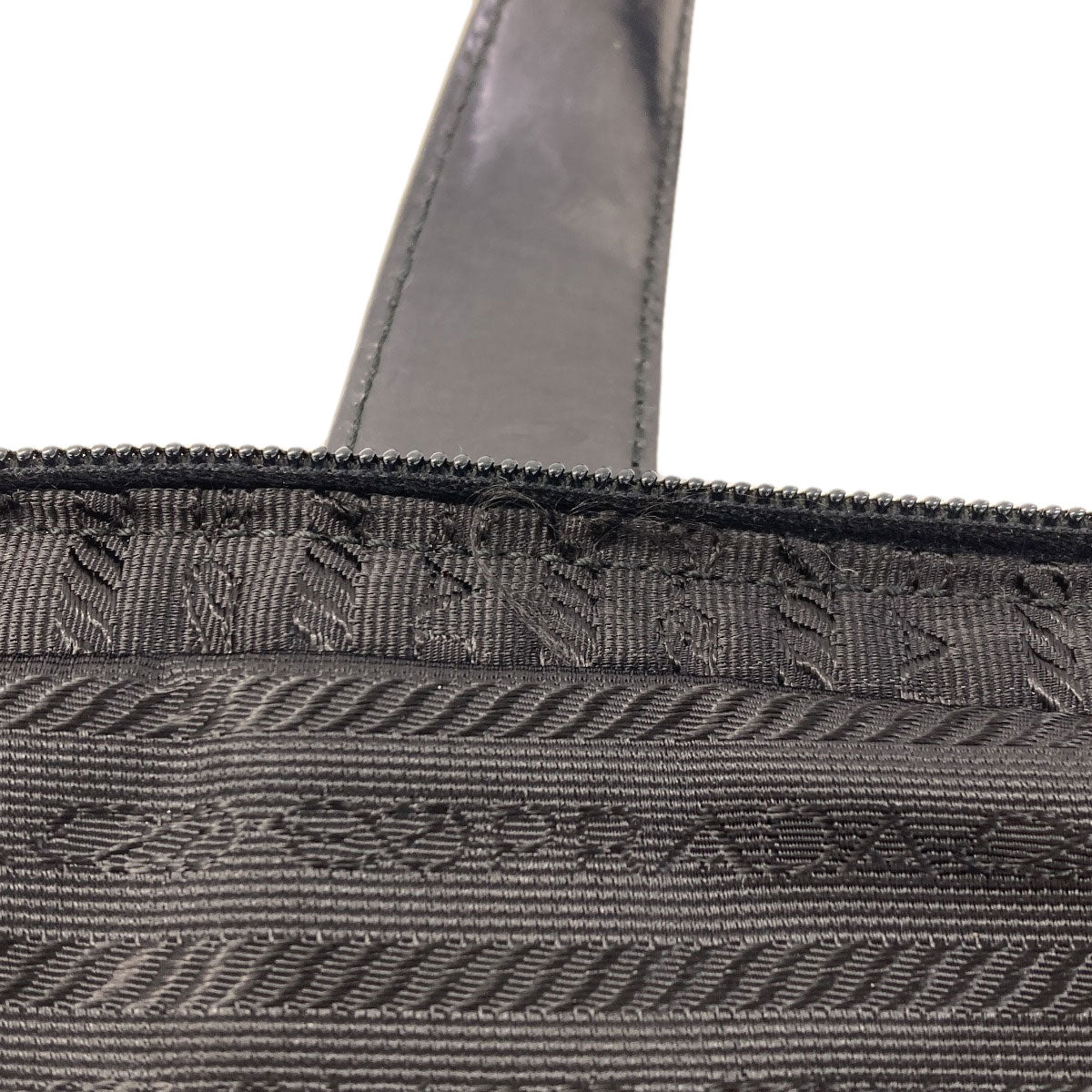 PRADA プラダ ロゴ金具 ハンドバッグ ナイロン レディース 中古