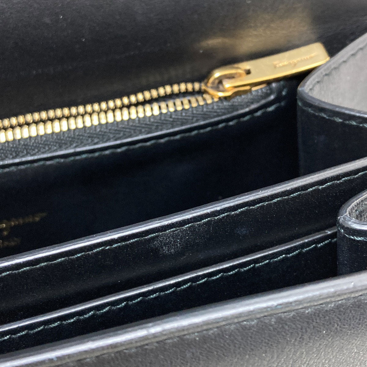 Salvatore Ferragamo サルヴァトーレフェラガモ ガンチーニ金具 ロングショルダー ショルダーバッグ レザー レディース 中古