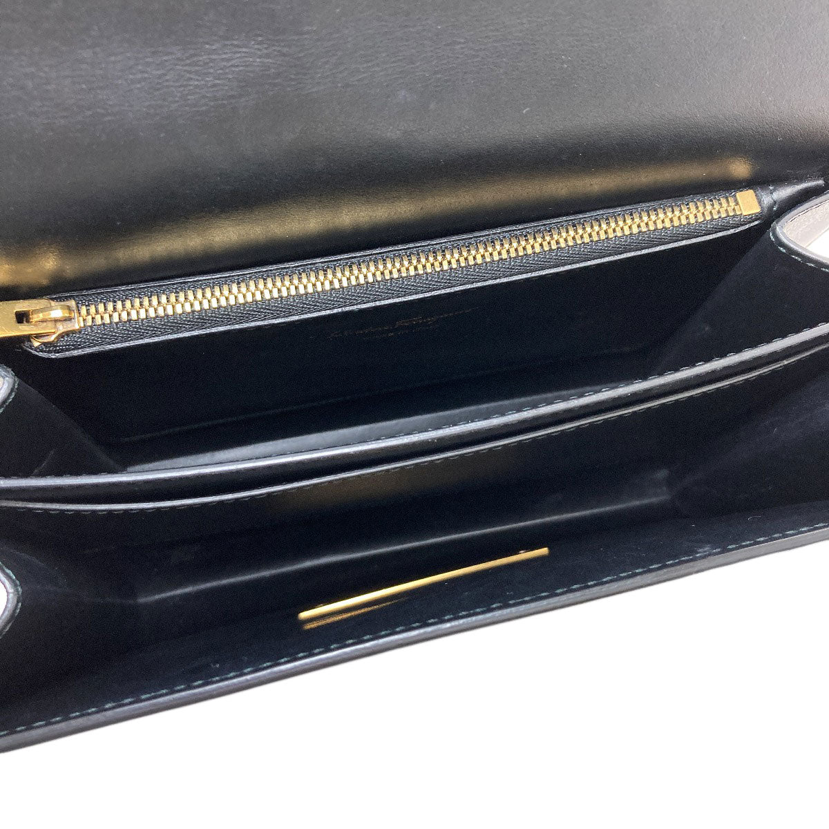 Salvatore Ferragamo サルヴァトーレフェラガモ ガンチーニ金具 ロングショルダー ショルダーバッグ レザー レディース 中古