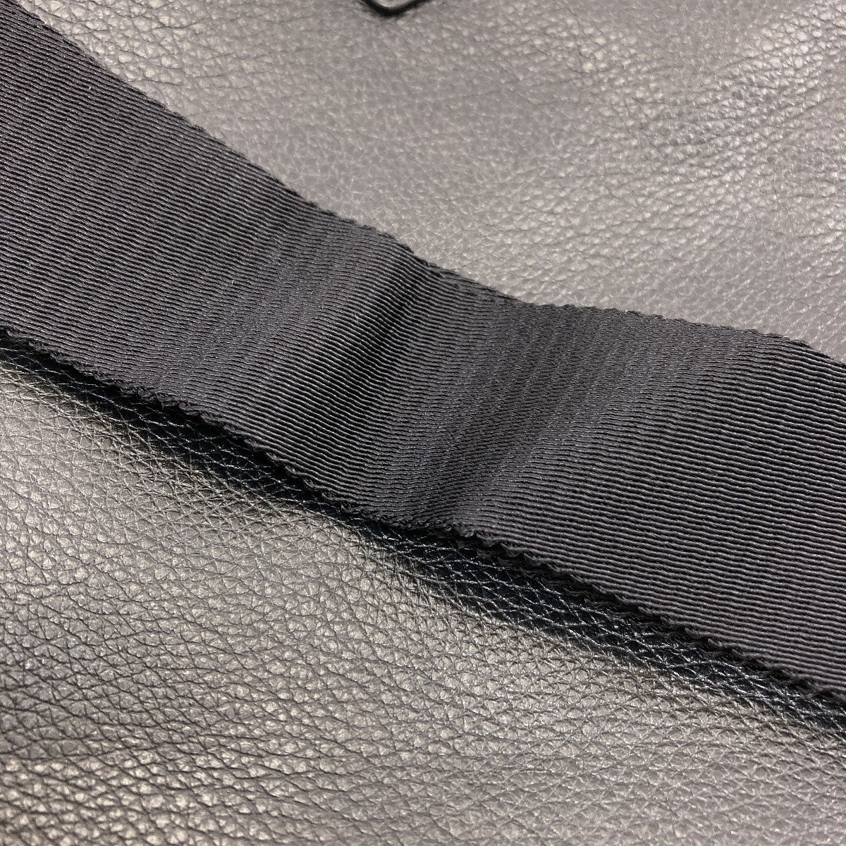 PRADA プラダ ロゴ金具 ショルダーバッグ レザー レディース 中古