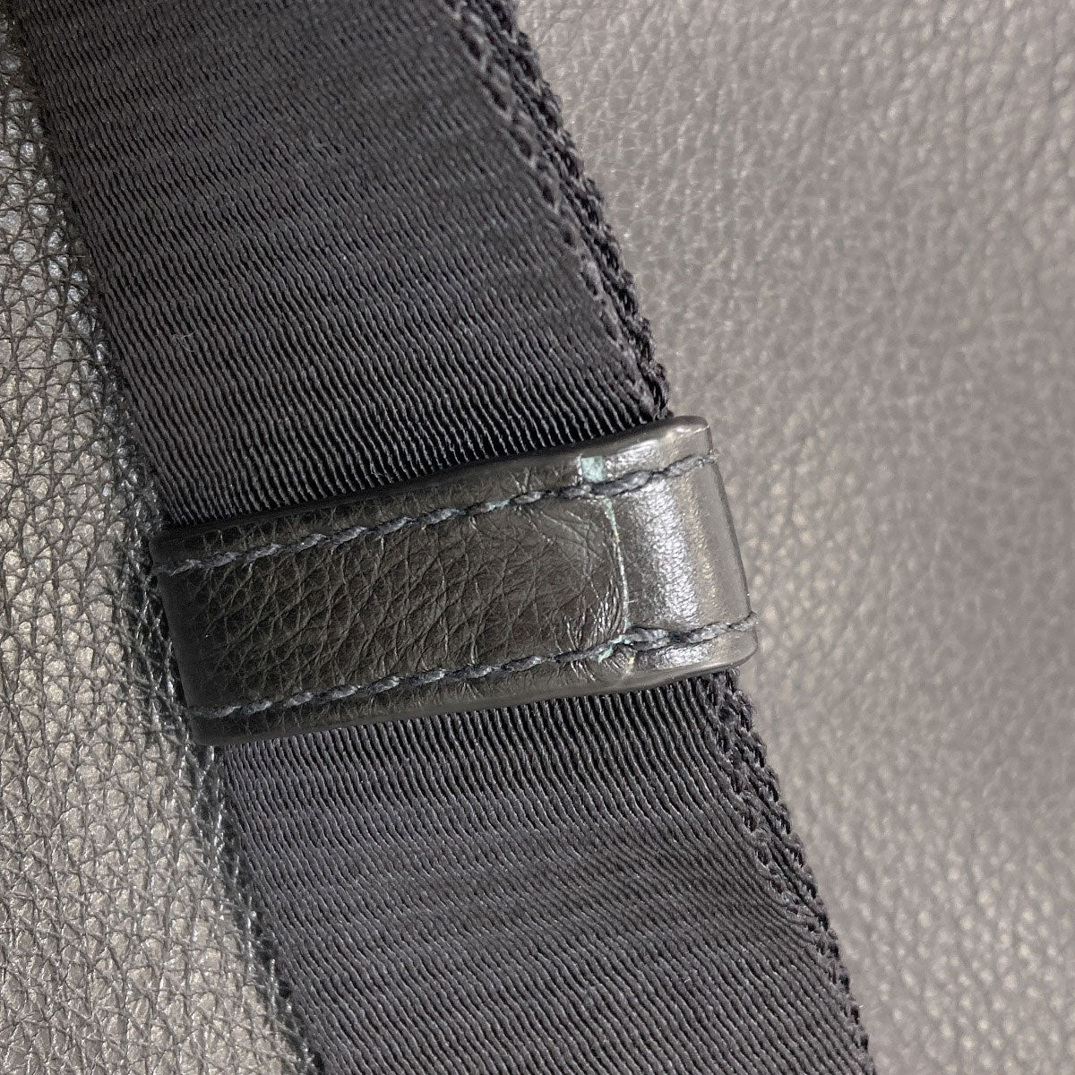 PRADA プラダ ロゴ金具 ショルダーバッグ レザー レディース 中古