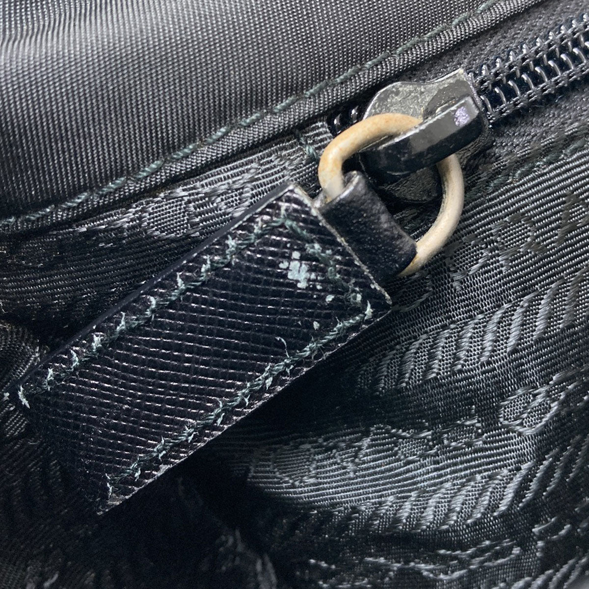 PRADA プラダ ロゴ ショルダーバッグ ナイロン レディース 中古