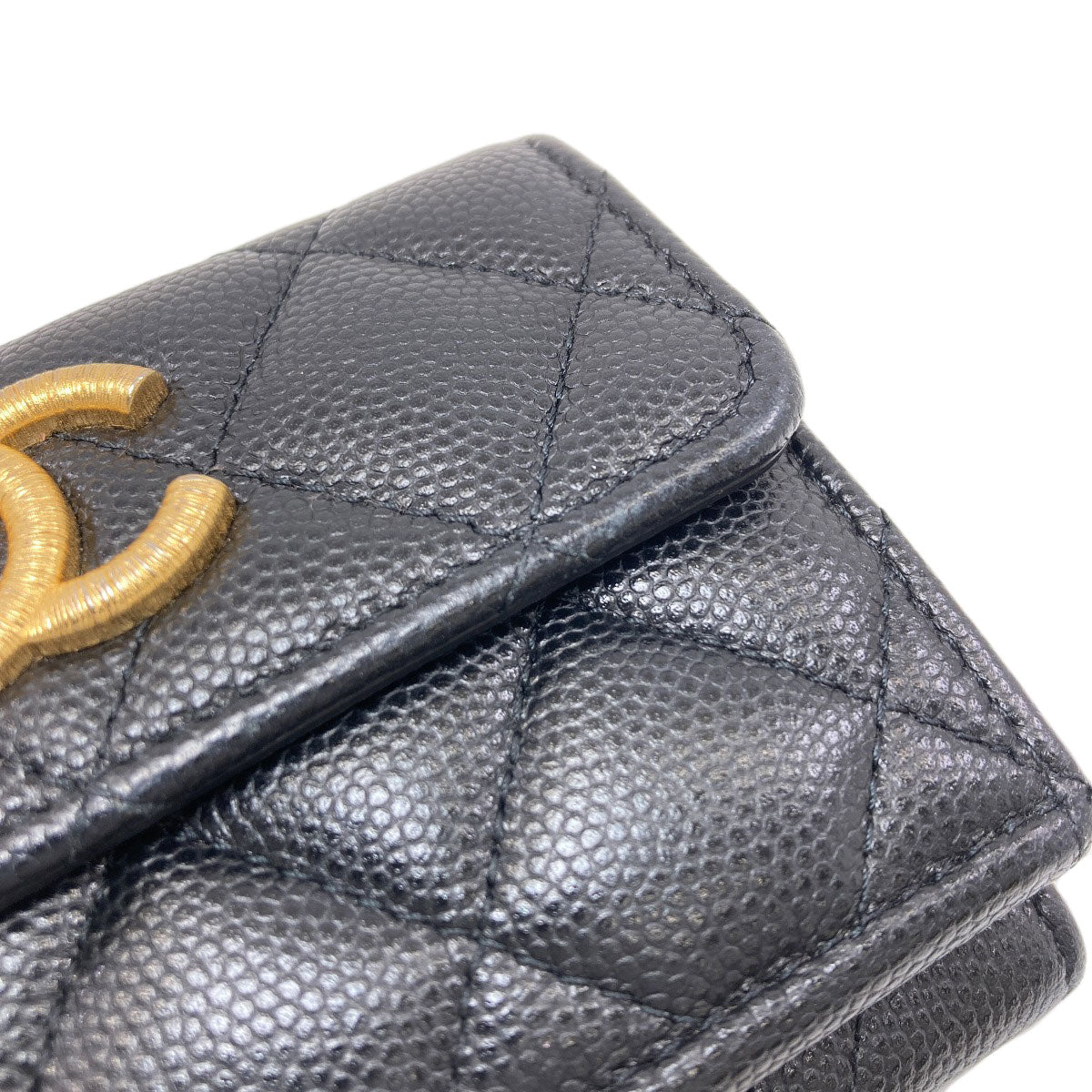 CHANEL シャネル ココマーク マトラッセ ゴールド金具 二つ折り財布（小銭入れあり） グレインド カーフスキン レディース 中古