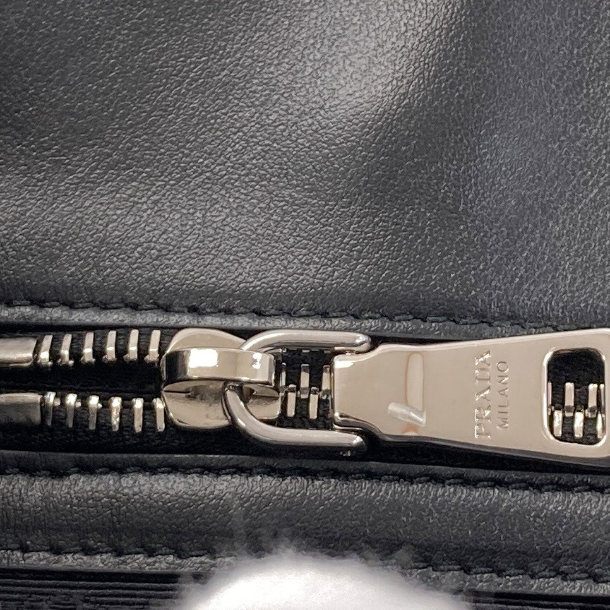 PRADA プラダ ロゴ ハンドバッグ カーフ レディース 中古