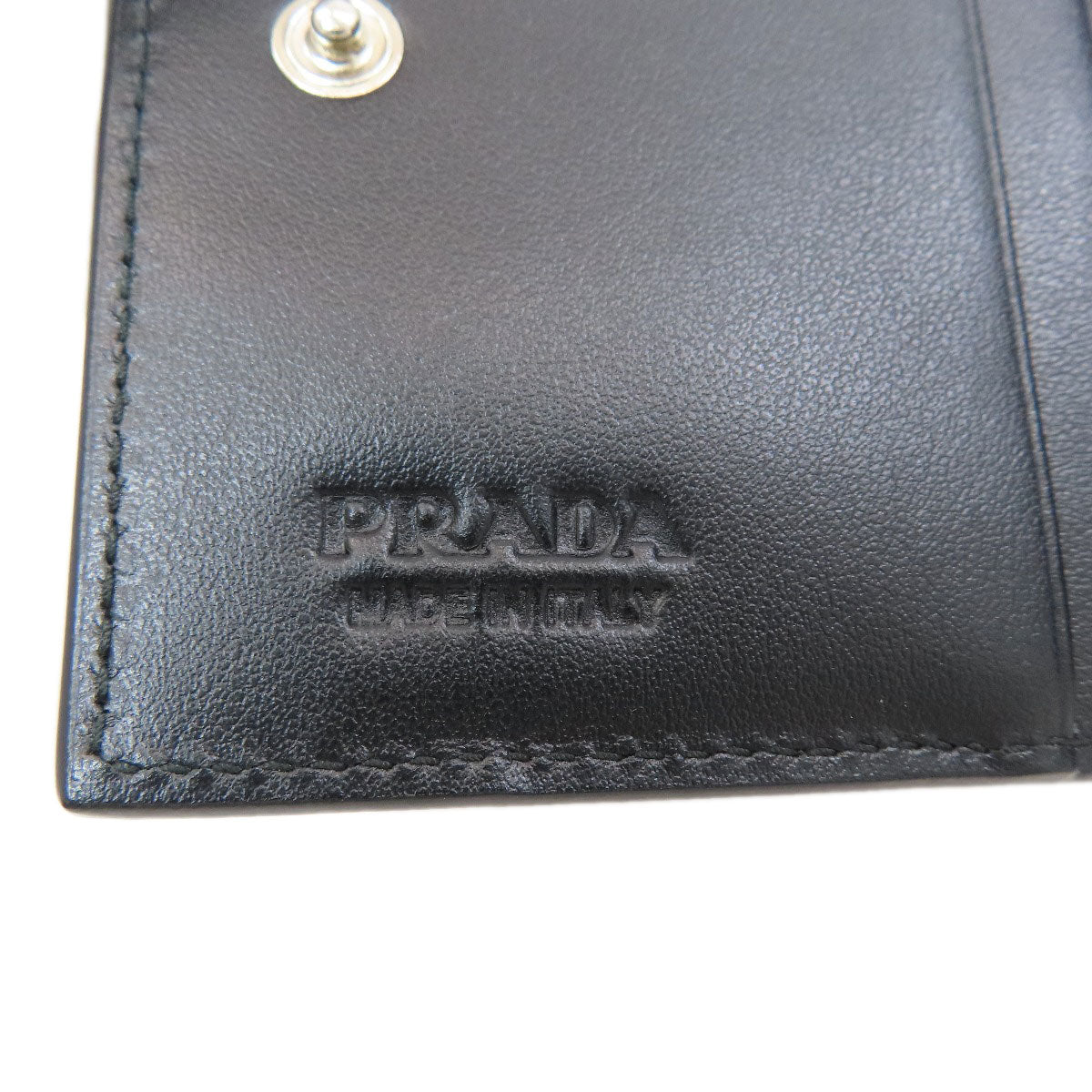 プラダ エンボス 二つ折り財布（小銭入れあり） 中古 商品画像8