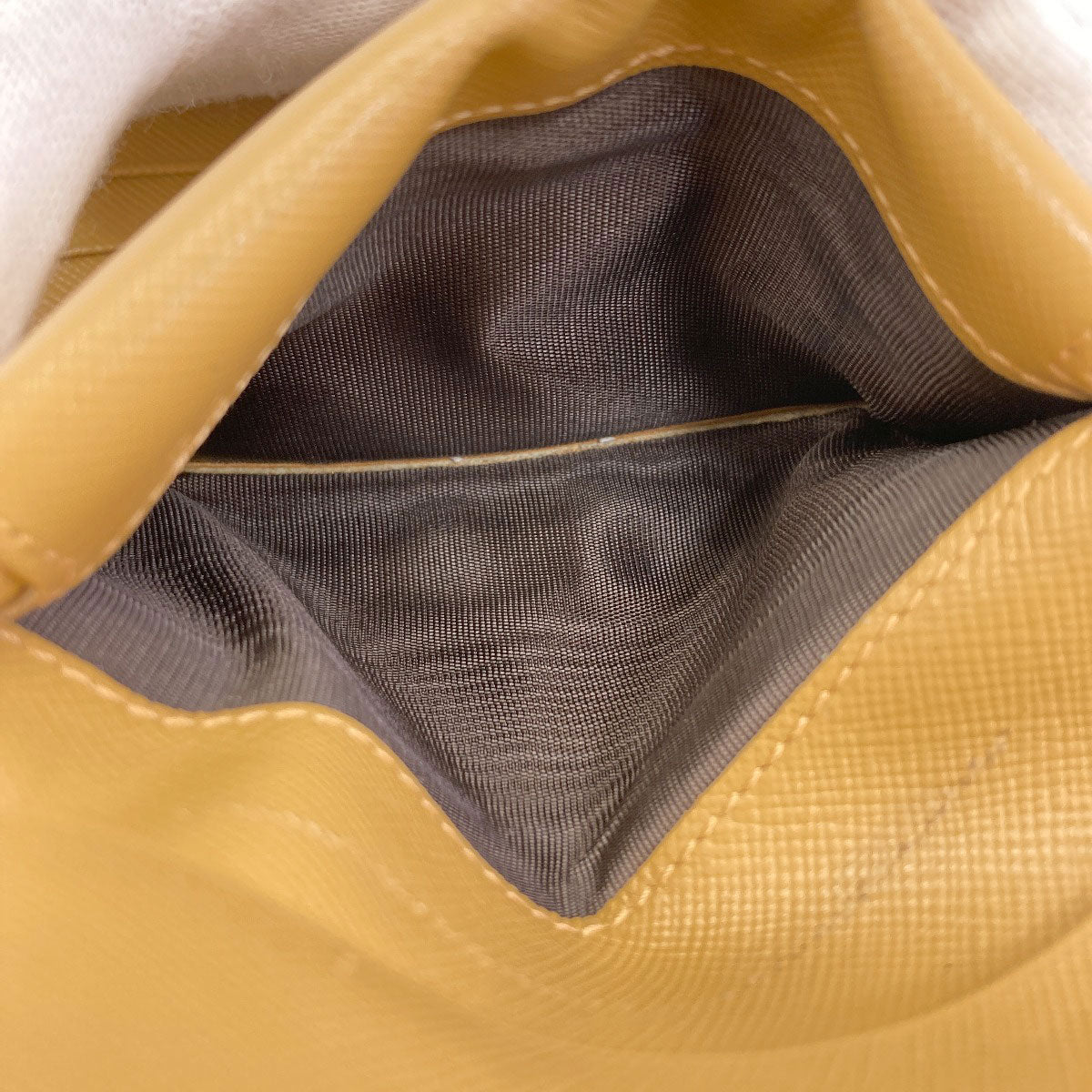 プラダ ロゴ金具 三つ折り財布（小銭入れあり） 中古 商品画像11