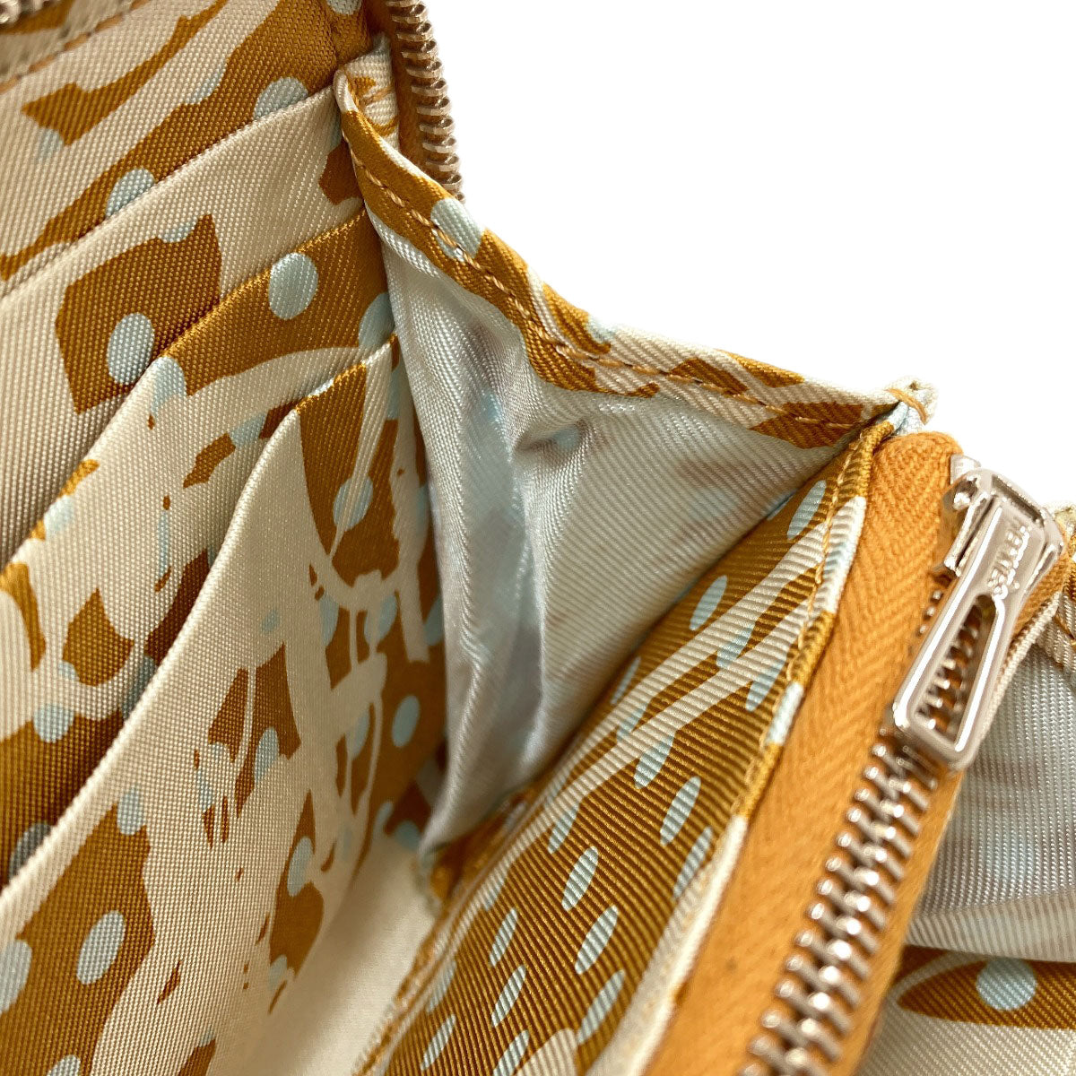 エルメス アザップシルクイン コンパクト シルバー金具 二つ折り財布（小銭入れあり） 中古 商品画像9